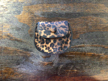 Load image into Gallery viewer, Small purse
