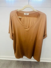Load image into Gallery viewer, Microfiber V-neck set
