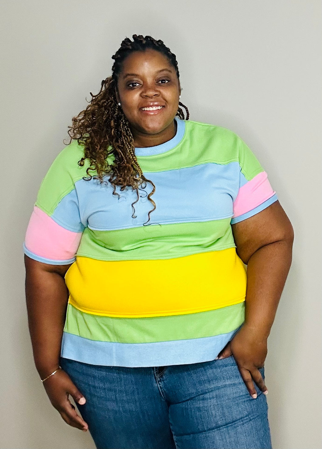 Color block exposed seam top