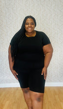 Load image into Gallery viewer, Round neck top &amp; biker shorts set
